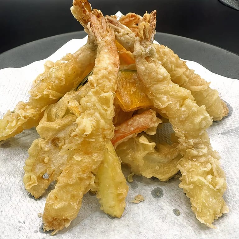 Delicious Tempura: Japanese Cuisine Highlight